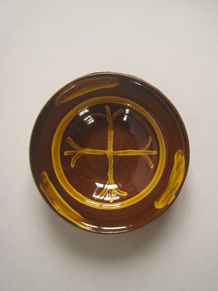 http://www.poteriedesgrandsbois.com/files/gimgs/th-33_SRV007-01-poterie-médiéval-des grands bois-service de table.jpg